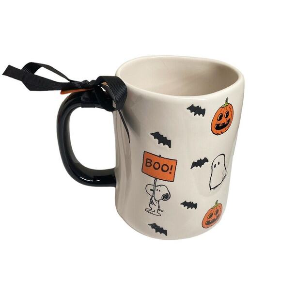 Rae Dunn PEANUTS SNOOPY 2024 Halloween Mug Boo Sign Spooky NEW - Picture 4 of 5